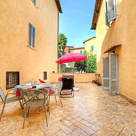 Alfio'S Apartment In Siena Bagian luar foto