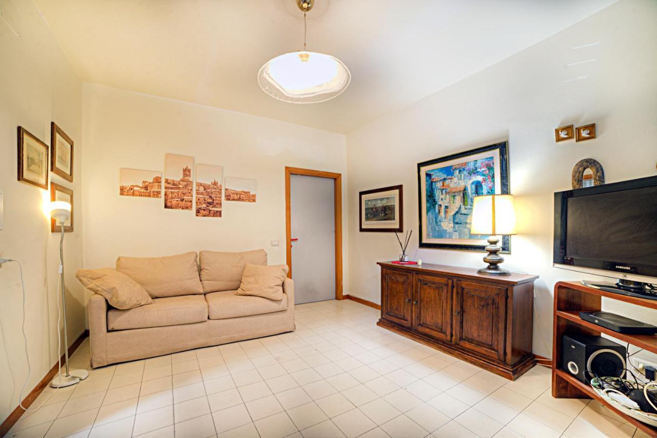 Alfio'S Apartment In Siena Bagian luar foto